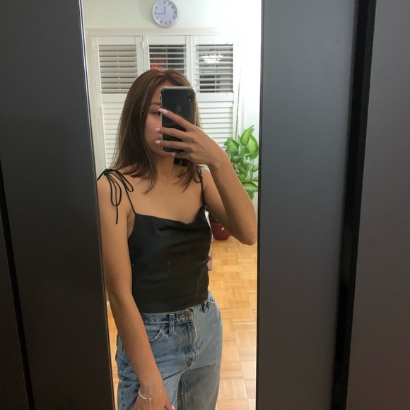 Brandy Melville Cowl Neck Satin Tie Top - Picture 4 of 6